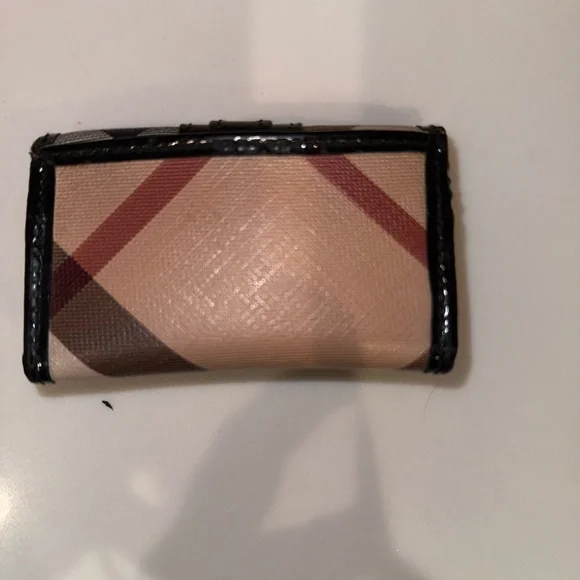 Authentic Burberry 4 ring keychain/cardholder - Picture 9 of 16